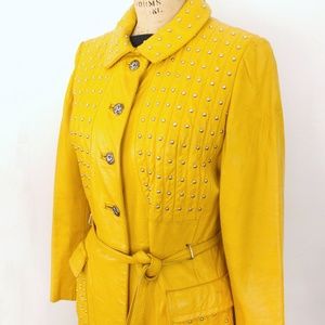 1960s vintage  manteau cuir jaune clouté yellow leather studded  jacket coat